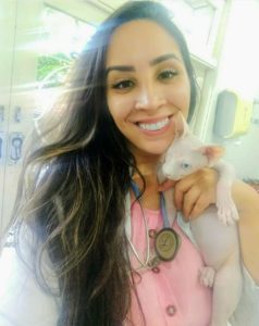 medico veterinario curitiba jessica fernandes1 238x300