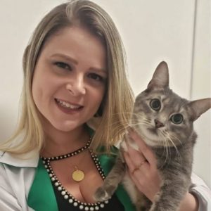 veterinaria clinica geral sao paulo dra camila correa conte maia gato 300x300